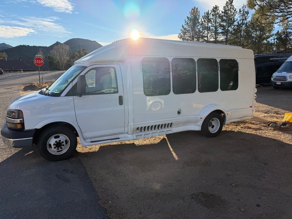 2015 Chevrolet Express - Image 5 of 11