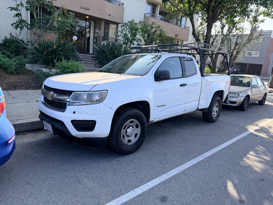 2015 Chevrolet Silverado - Image 2 of 9