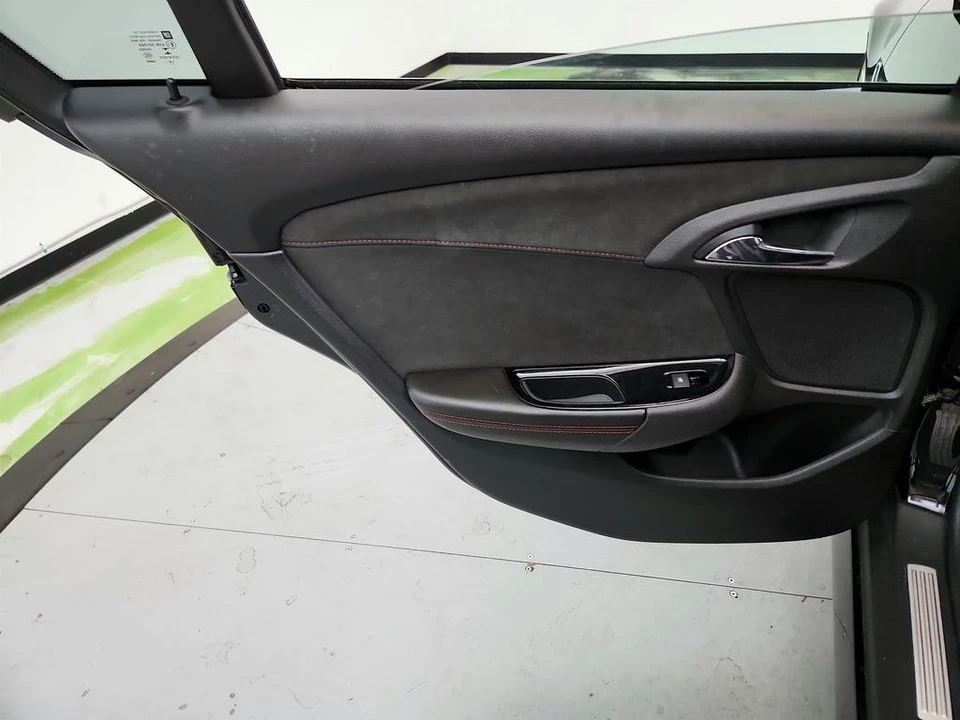 2015 Chevrolet SS - Image 25 of 31