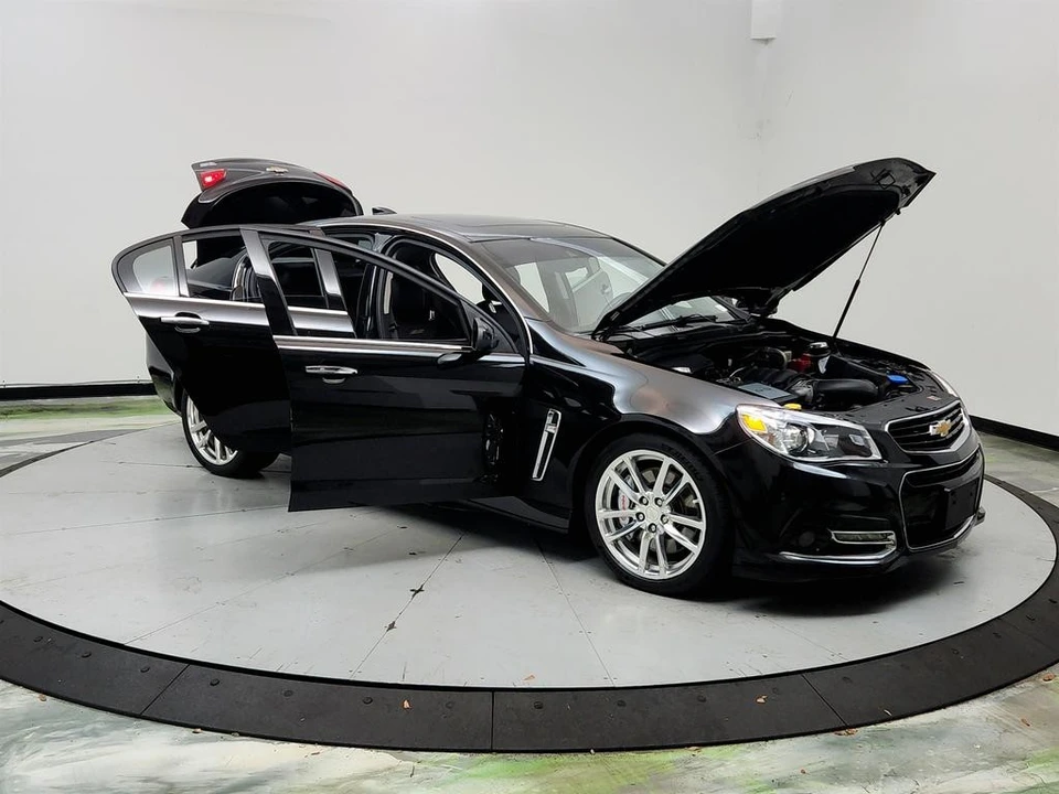 2015 Chevrolet SS - Image 10 of 31