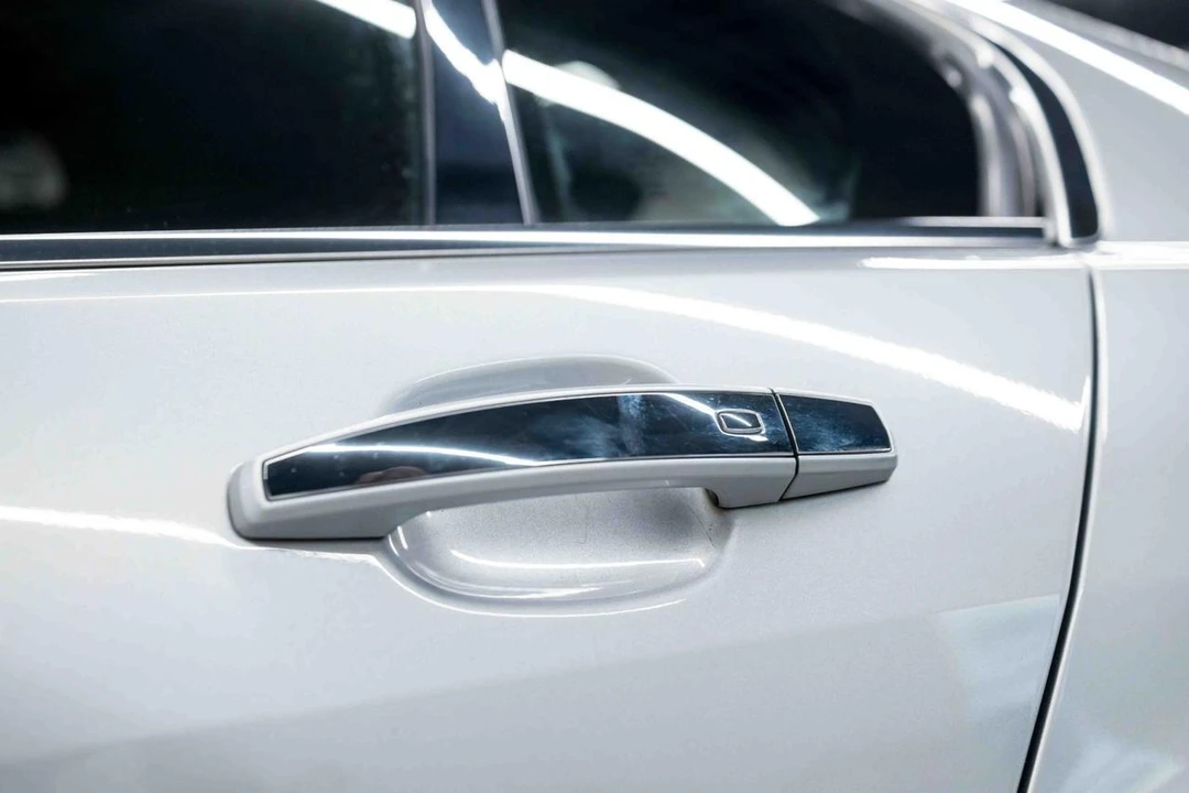 2015 Chevrolet SS - Image 26 of 31