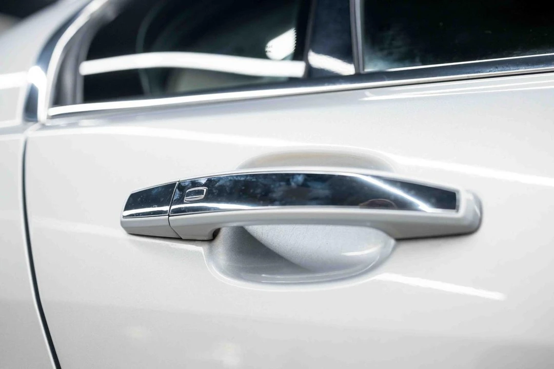 2015 Chevrolet SS - Image 28 of 31