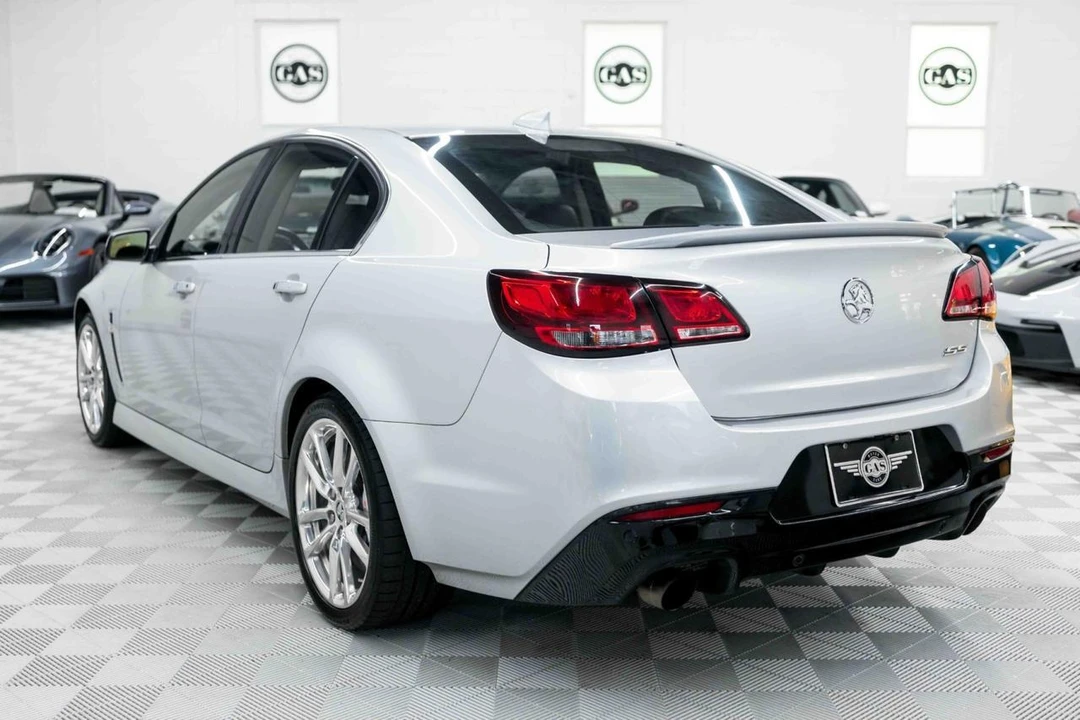 2015 Chevrolet SS - Image 10 of 31