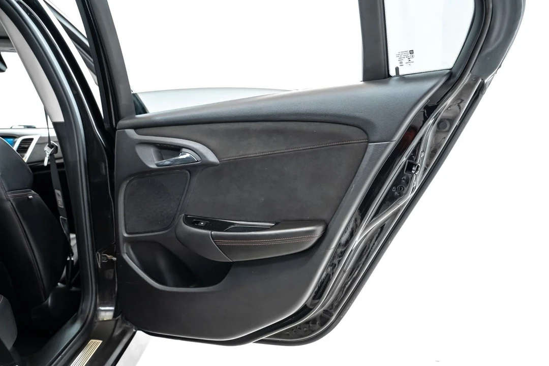 2015 Chevrolet SS - Image 22 of 31