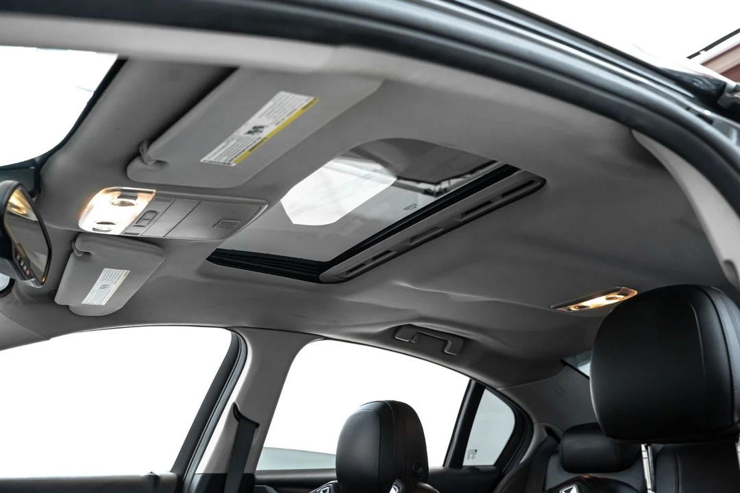2015 Chevrolet SS - Image 18 of 31