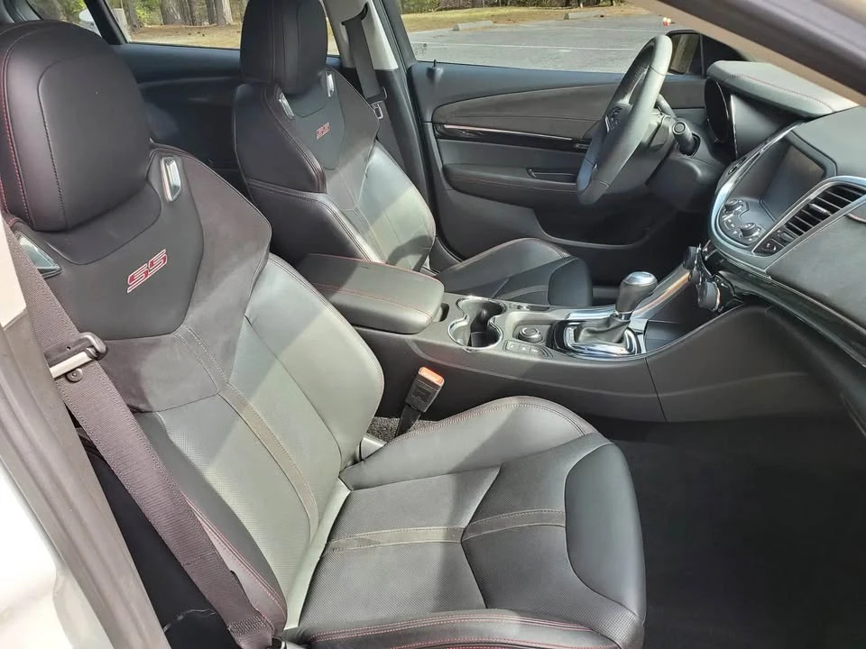 2015 Chevrolet SS - Image 6 of 9