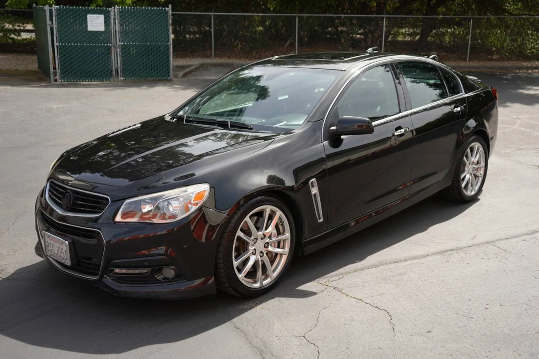 2015 Chevrolet SS - Image 2 of 17