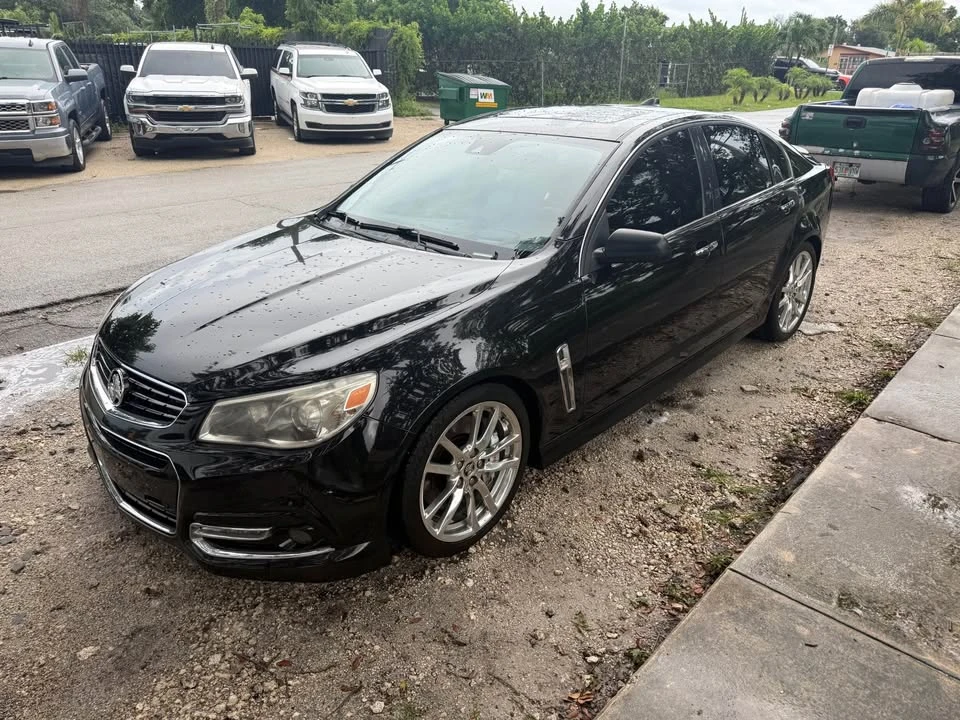 2015 Chevrolet SS - Image 2 of 10