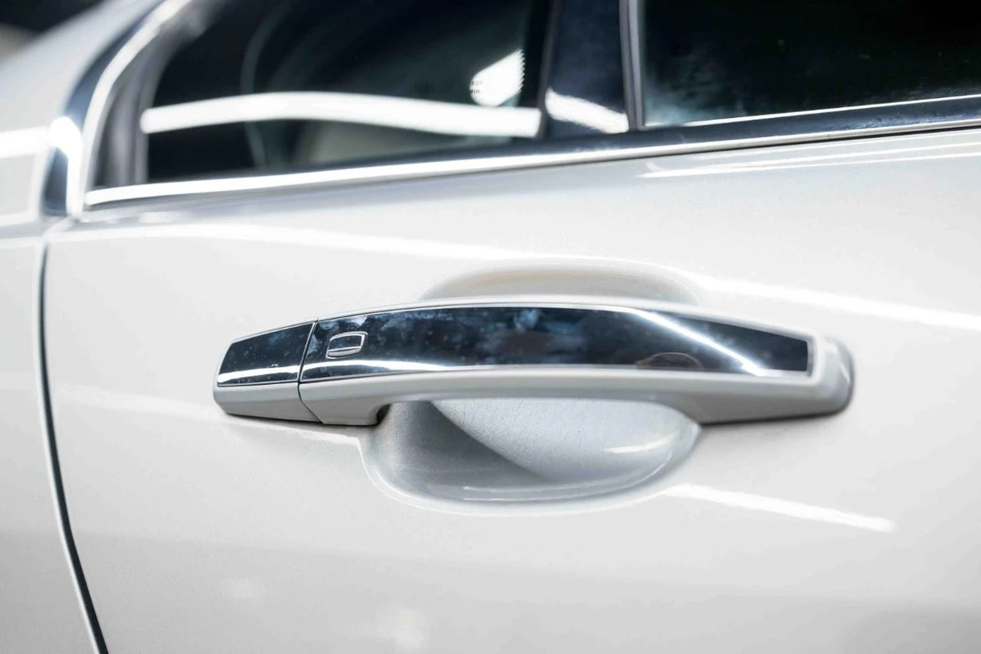 2015 Chevrolet SS - Image 28 of 31