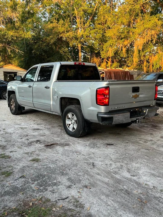 2015 Chevrolet Silverado - Image 15 of 16