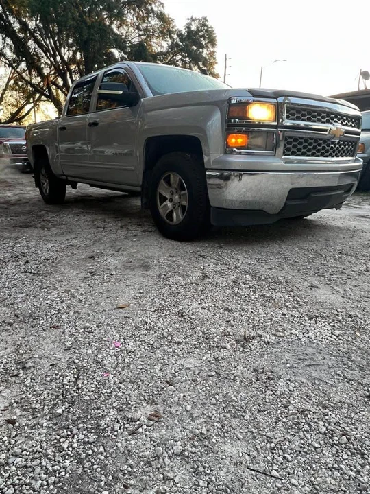 2015 Chevrolet Silverado - Image 2 of 16