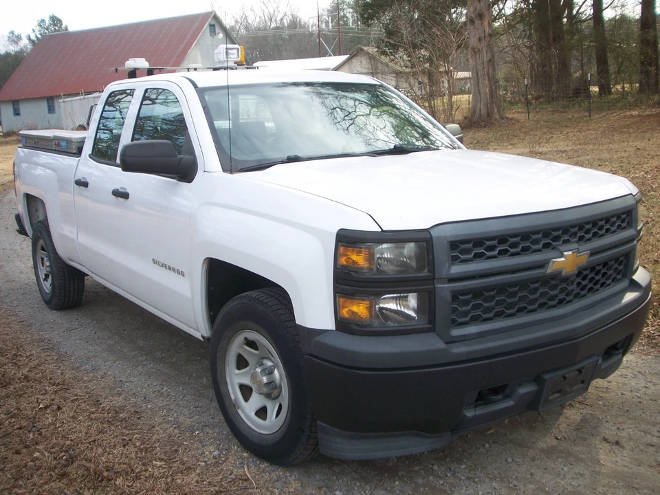 2015 Chevrolet Silverado 2nd Gen - Image 2 of 18