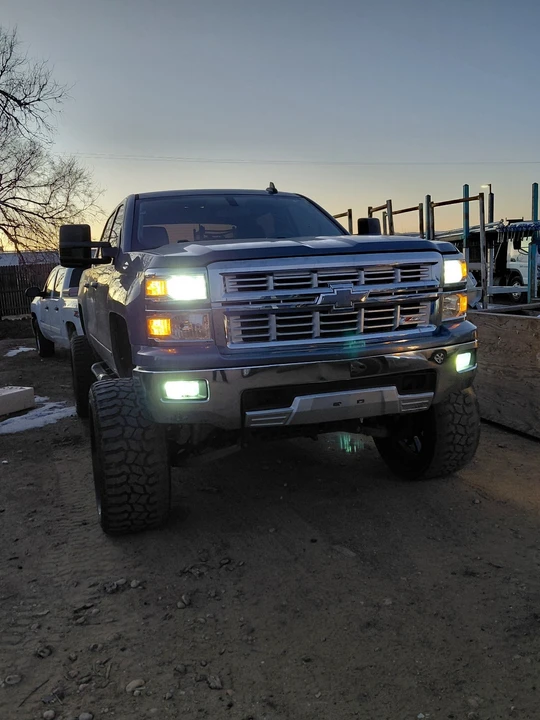 2015 Chevrolet Silverado 2nd Gen - Image 2 of 3