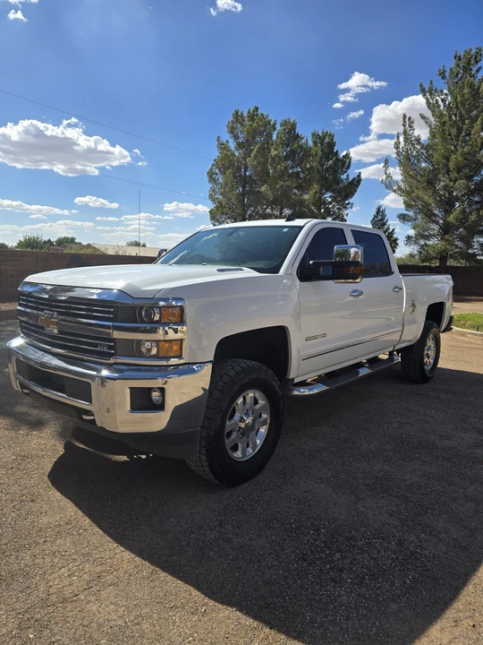 2015 Chevrolet Silverado Heavy Duty 3rd Gen - Image 2 of 10