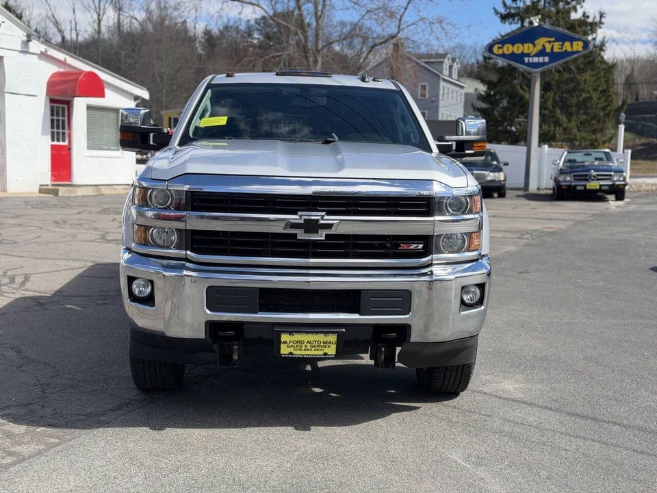2015 Chevrolet Silverado Heavy Duty 3rd Gen - Image 2 of 12