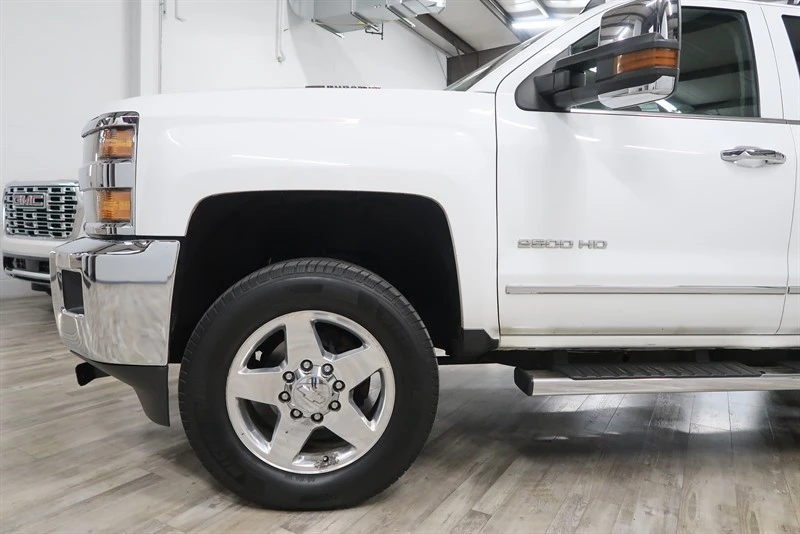 2015 Chevrolet Silverado Heavy Duty 3rd Gen - Image 3 of 21