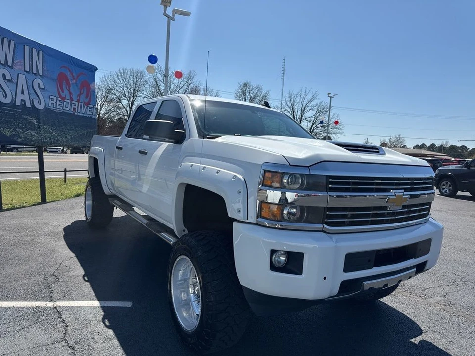 2015 Chevrolet Silverado Heavy Duty 3rd Gen - Image 3 of 21