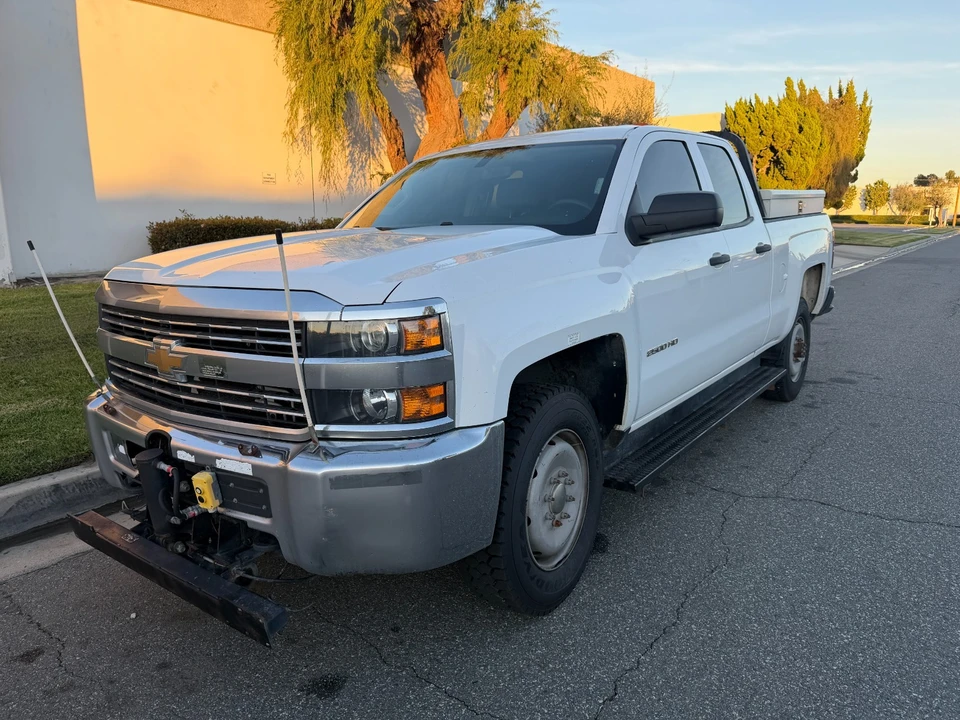 2015 Chevrolet Silverado Heavy Duty 3rd Gen - Image 3 of 18