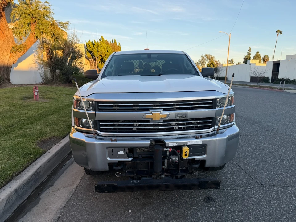 2015 Chevrolet Silverado Heavy Duty 3rd Gen - Image 2 of 18