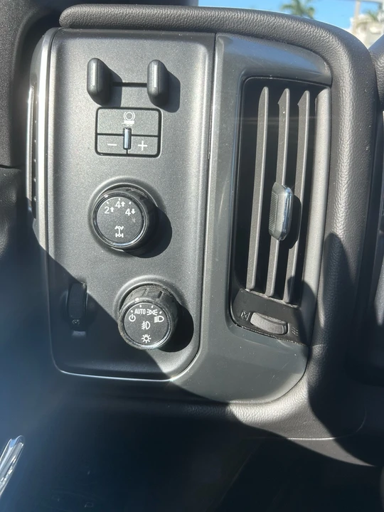 2015 Chevrolet Silverado Heavy Duty 3rd Gen - Image 17 of 21