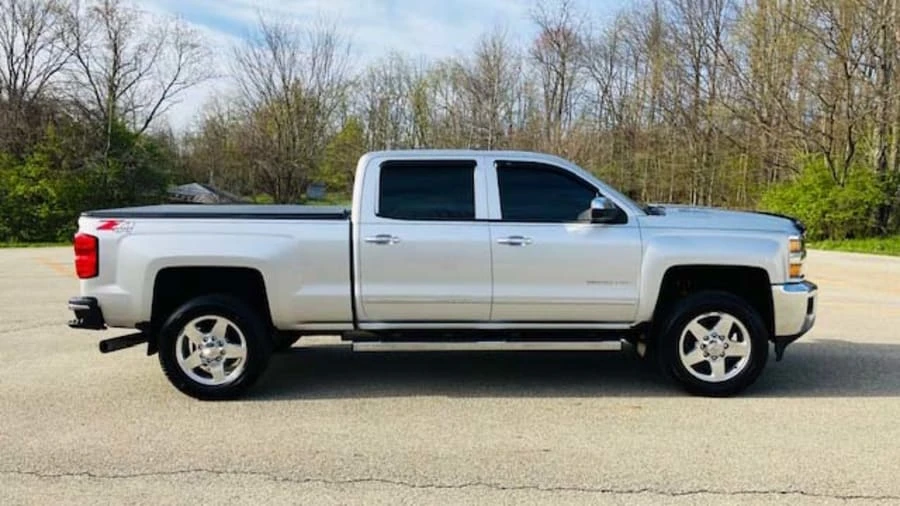 2015 Chevrolet Silverado Heavy Duty 3rd Gen - Image 2 of 15