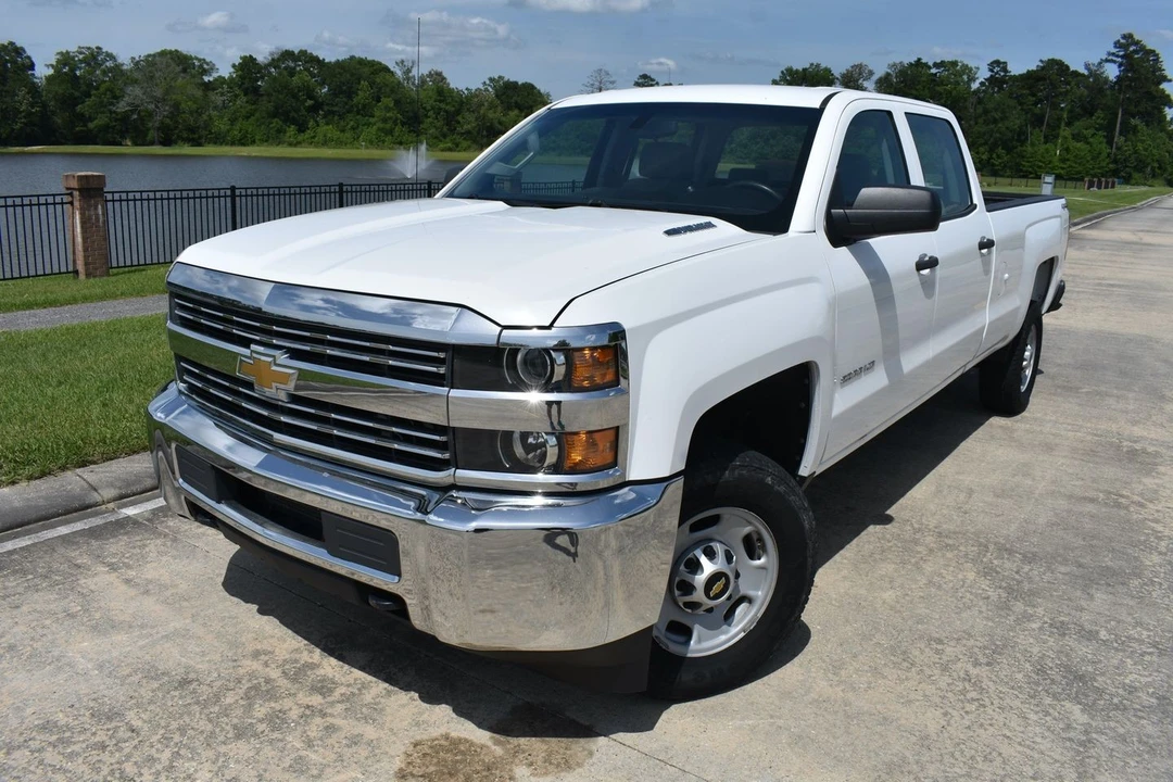 2015 Chevrolet Silverado Heavy Duty 3rd Gen - Image 2 of 19