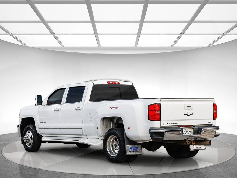 2015 Chevrolet Silverado Heavy Duty 3rd Gen - Image 2 of 12