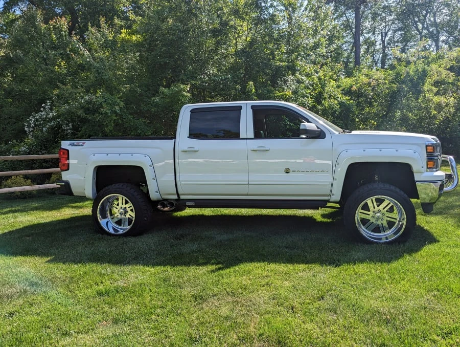 2015 Chevrolet Silverado 3rd Gen - Image 2 of 17