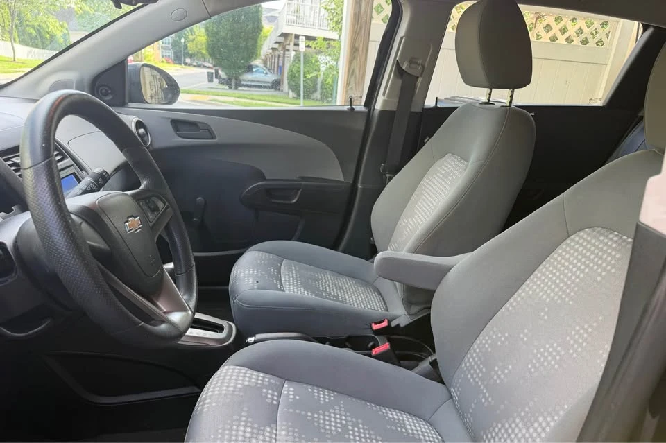 2015 Chevrolet Aveo/Sonic - Image 4 of 8