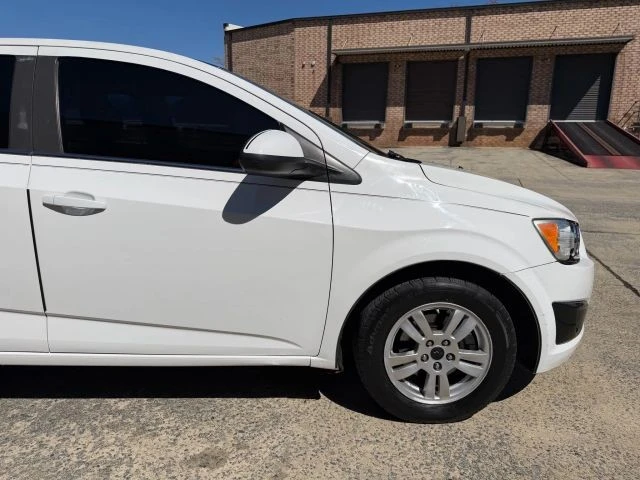 2015 Chevrolet Aveo/Sonic - Image 10 of 15