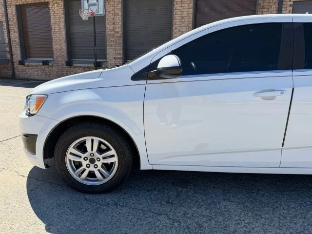 2015 Chevrolet Aveo/Sonic - Image 4 of 15