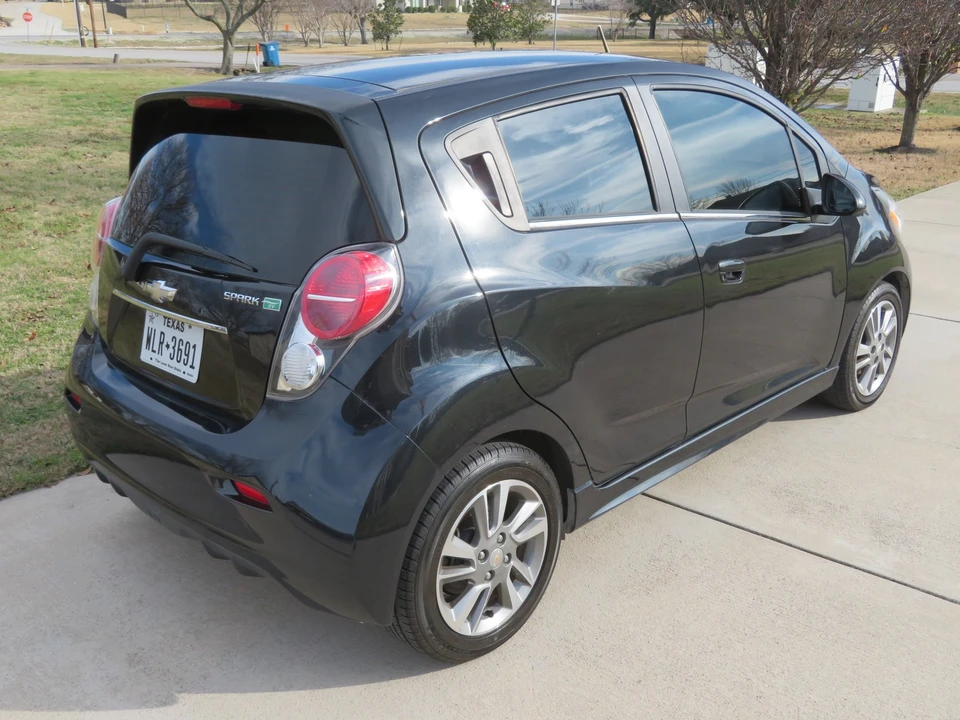 2015 Chevrolet Spark - Image 14 of 21
