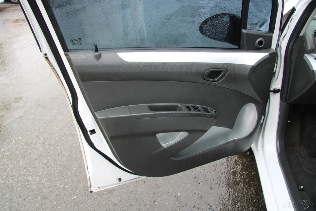 2015 Chevrolet Spark - Image 11 of 21