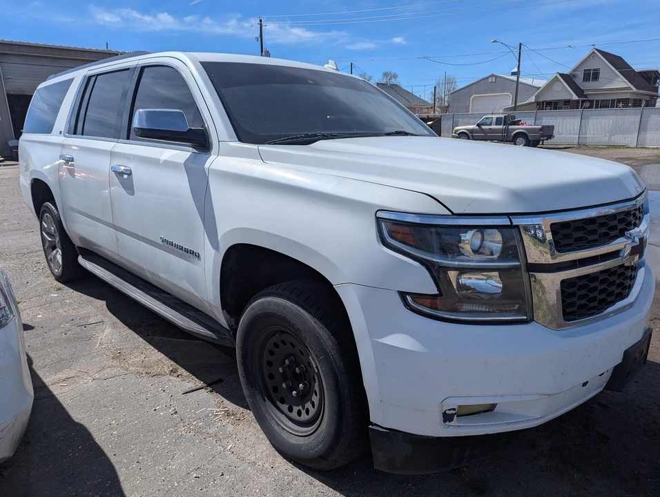 2015 Chevrolet Suburban 11th Gen - Image 3 of 10