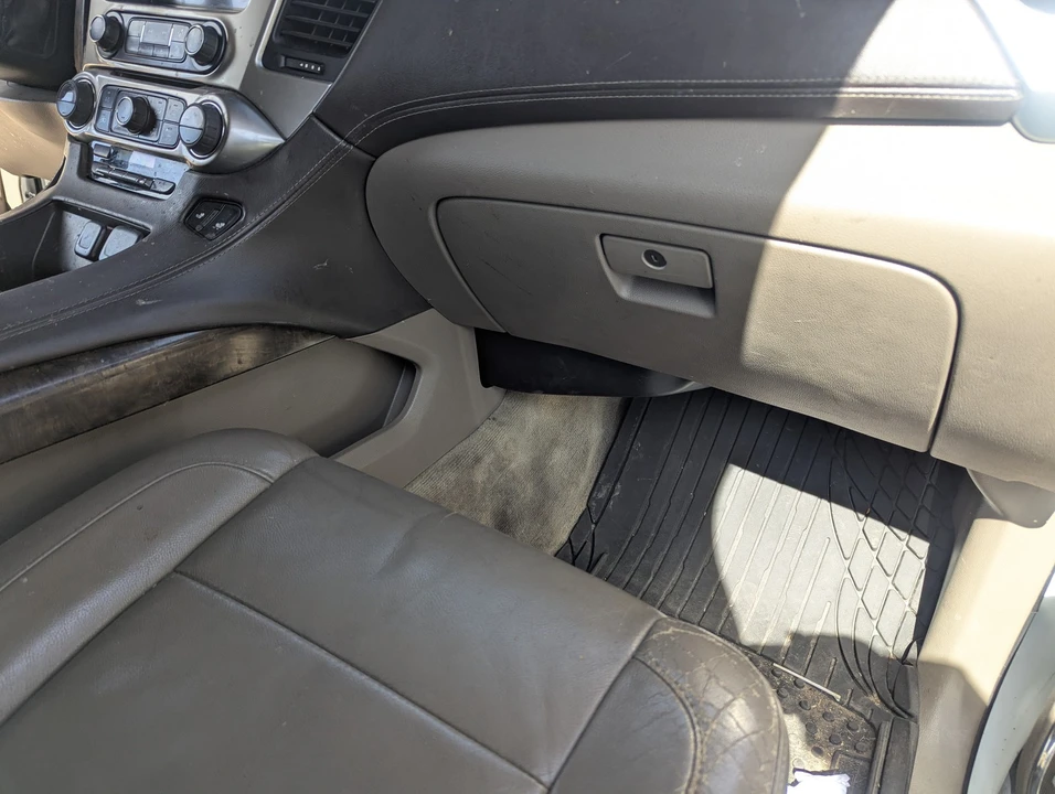 2015 Chevrolet Suburban 11th Gen - Image 7 of 10