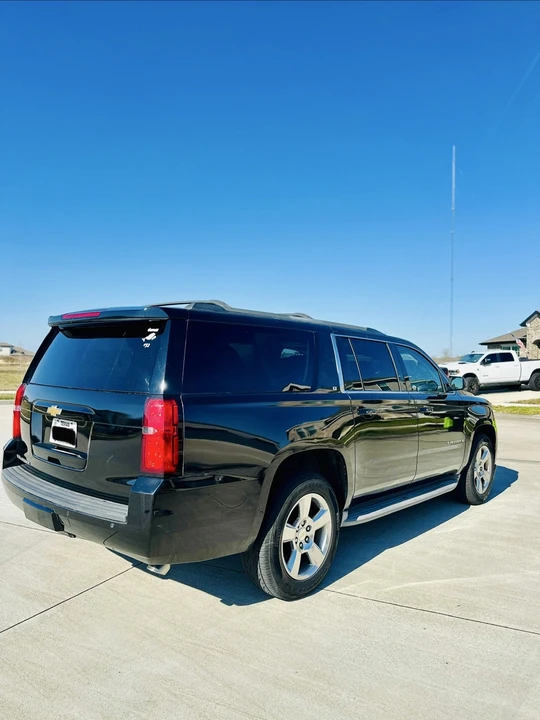 2015 Chevrolet Suburban 11th Gen - Image 4 of 7