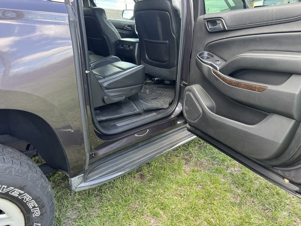 2015 Chevrolet Suburban 11th Gen - Image 15 of 21