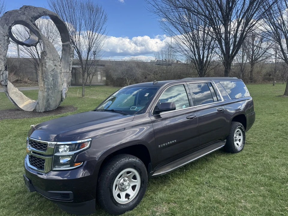 2015 Chevrolet Suburban 11th Gen - Image 2 of 21