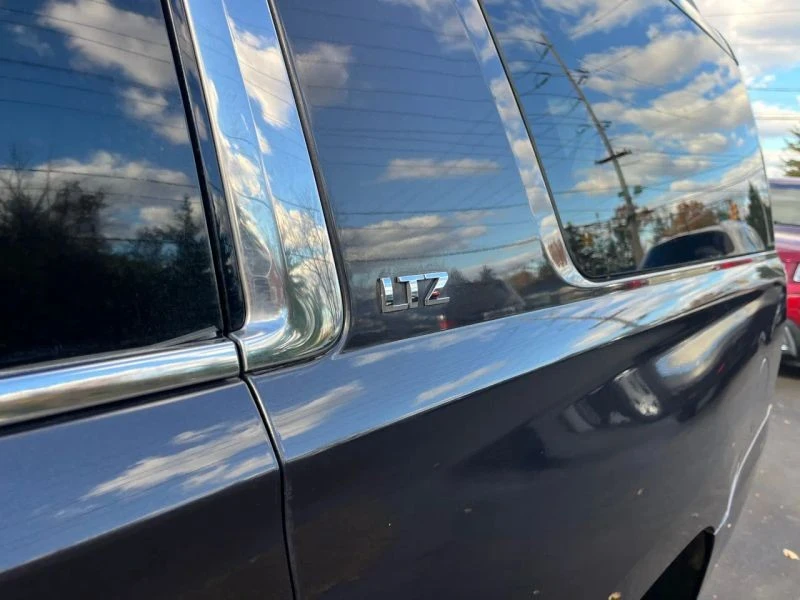 2015 Chevrolet Suburban 11th Gen - Image 10 of 12