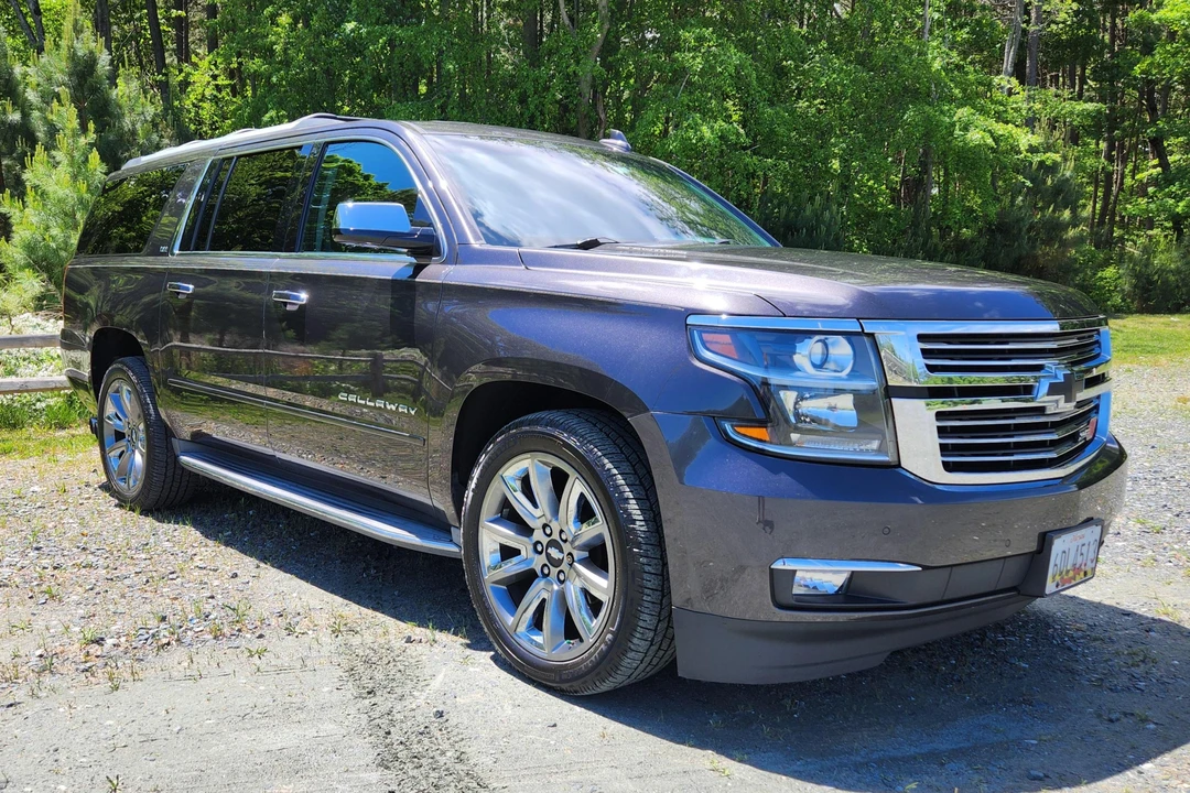 2015 Chevrolet Suburban 11th Gen - Image 9 of 31