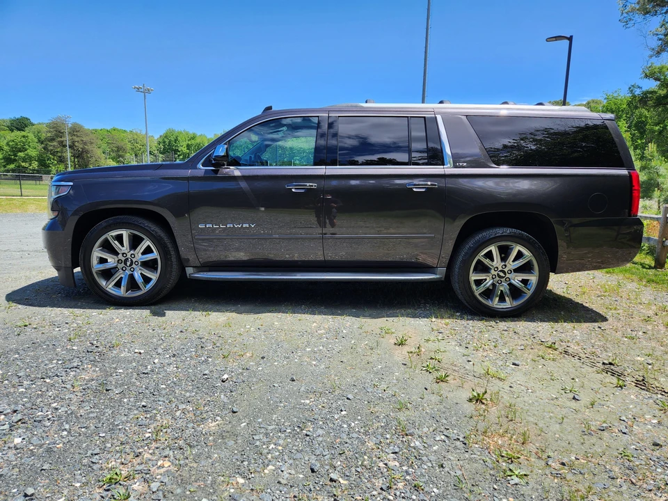 2015 Chevrolet Suburban 11th Gen - Image 8 of 31