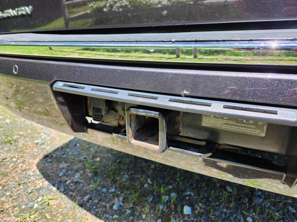 2015 Chevrolet Suburban 11th Gen - Image 20 of 31