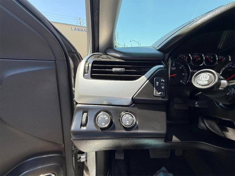 2015 Chevrolet Tahoe 4th Gen - Image 19 of 28