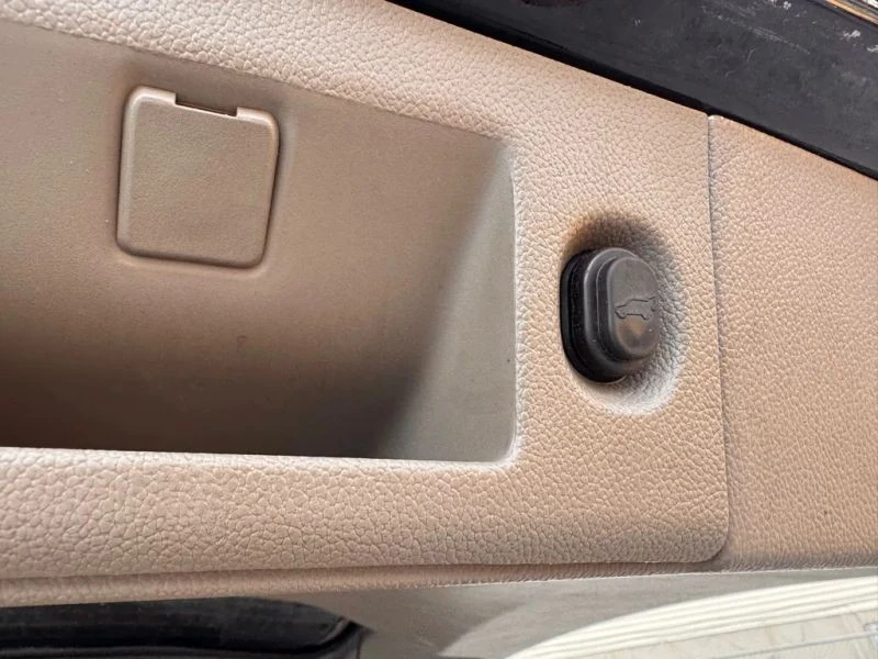 2015 Chevrolet Tahoe 4th Gen - Image 8 of 12