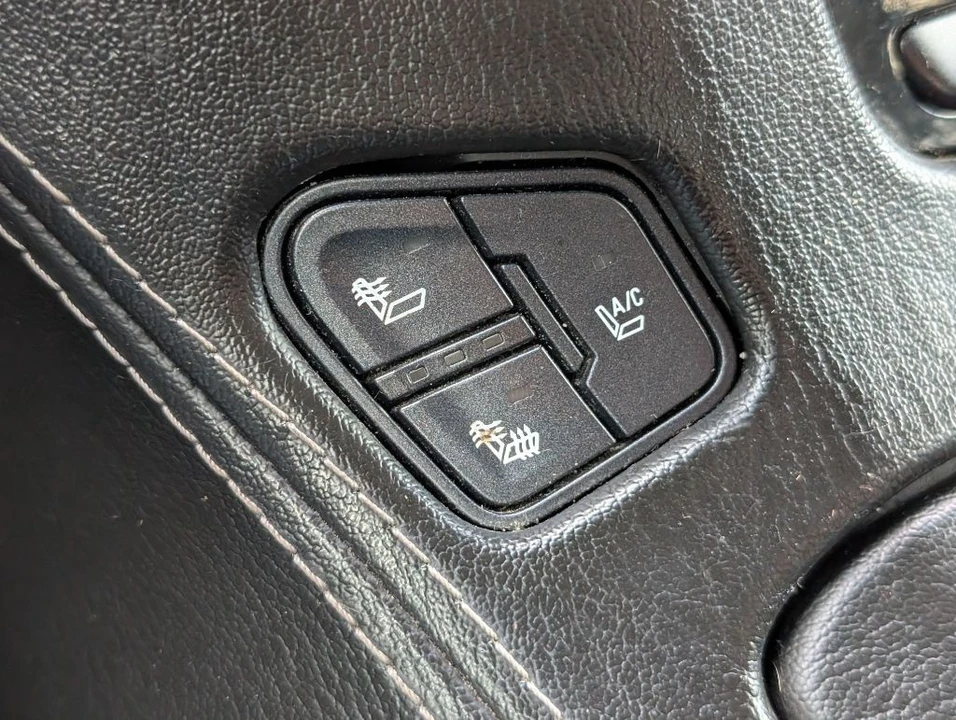 2015 Chevrolet Tahoe 4th Gen - Image 20 of 28