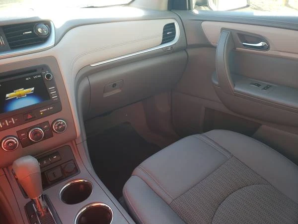 2015 Chevrolet Traverse - Image 5 of 11