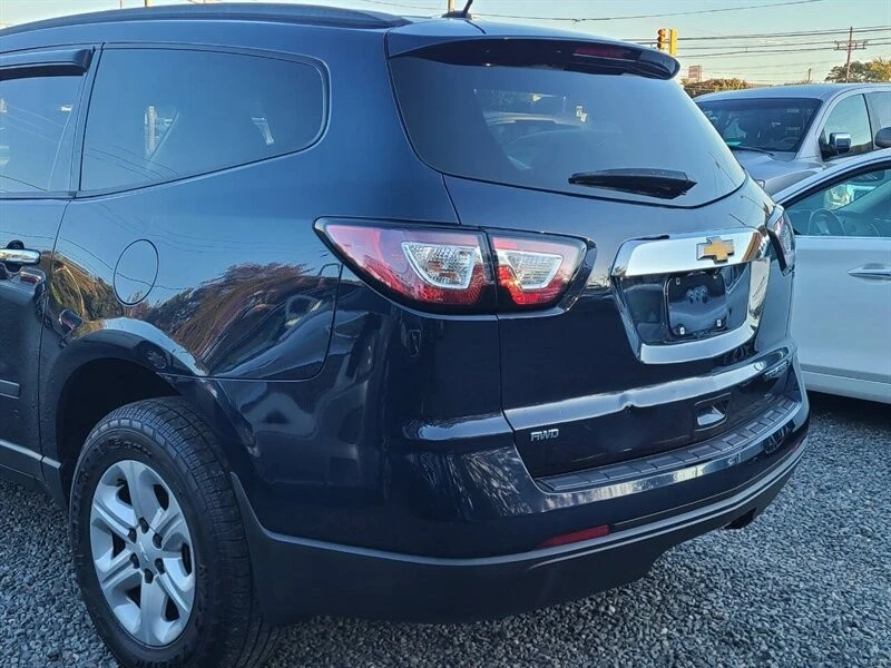 2015 Chevrolet Traverse - Image 15 of 17