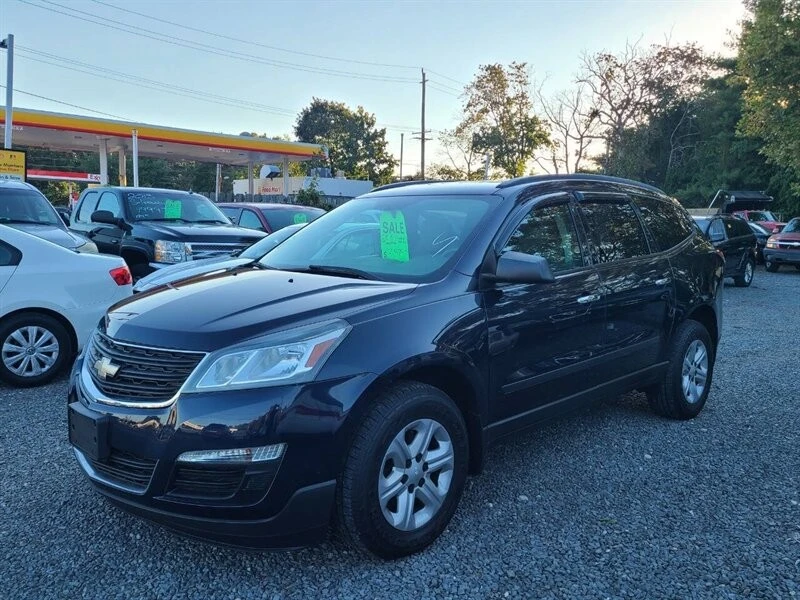 2015 Chevrolet Traverse - Image 2 of 17