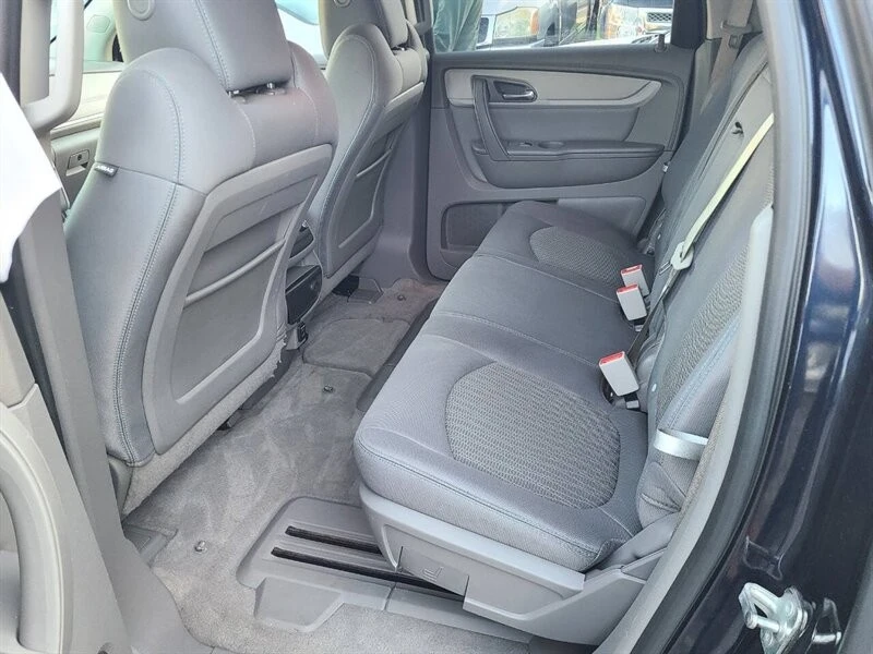 2015 Chevrolet Traverse - Image 10 of 17