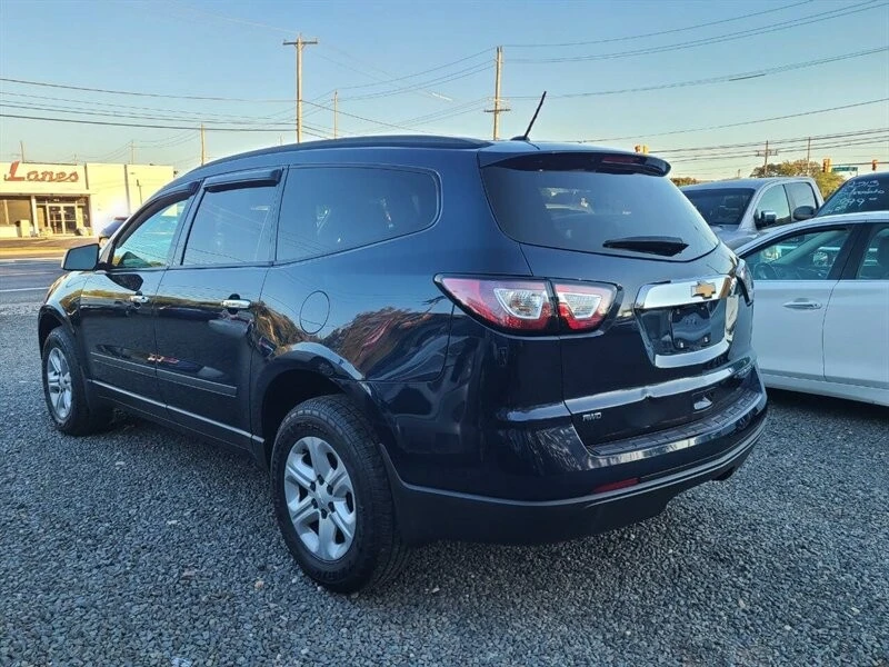 2015 Chevrolet Traverse - Image 3 of 17